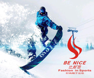 Enfants blancs extérieurs d'anti glissement faisant du surf des neiges les lunettes légères plates de ski de lunettes pour des garçons
